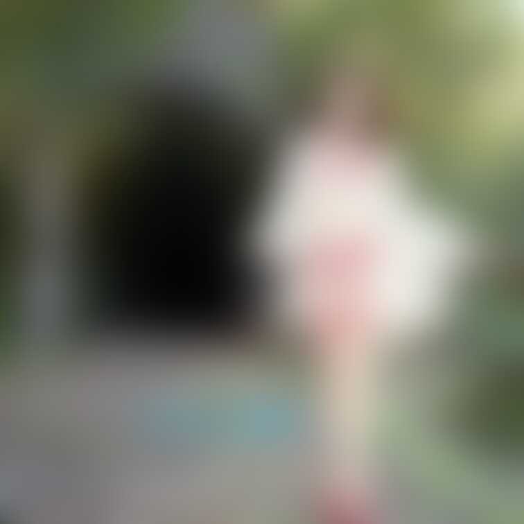 トンネルの前でもこんな姿に、トンネルの中から見られてるかもしれませんね😅