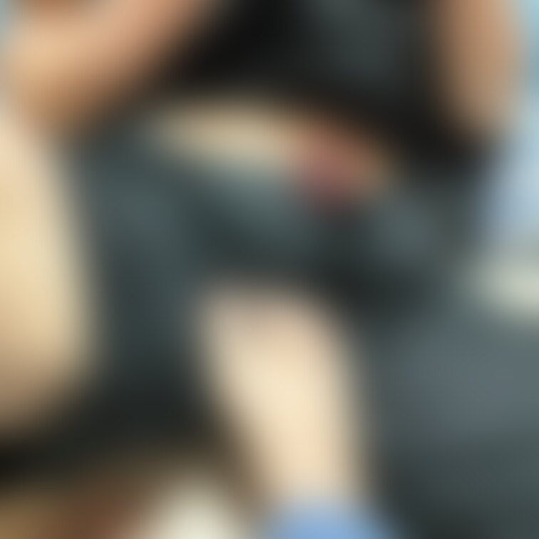 お家いちゃいちゃ💕
いたずらしてたらなんかもぞもぞしだして
🔞が飛び出てました笑
もちろんこの後は…、
ご想像に