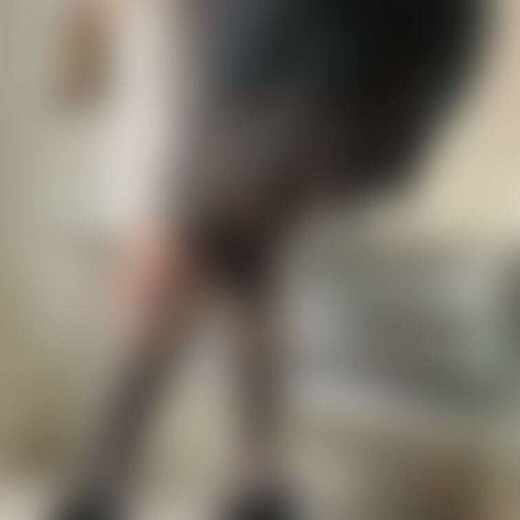 黒ストッキングと大きいお尻、下から覗く？💜👠