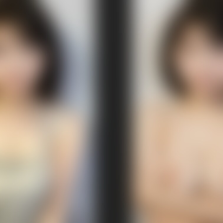 着衣と脱衣を並べた画像です。画像№391