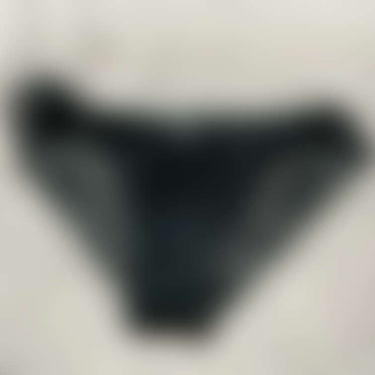 こんなに広範囲何したら汚れるの😍？
黒だから目立つだけでいつも広範囲汚してるのかな😳

このパンツでのパンコキぶっ