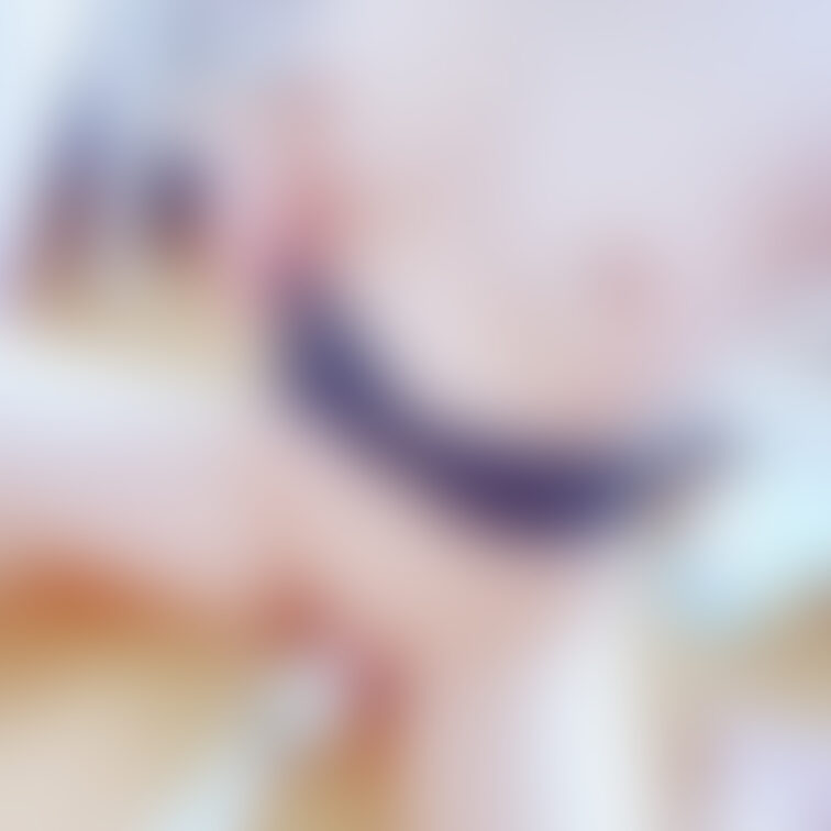 少し気候も穏やかなので、部屋で遊びました☺️

乳首も痛気持ちいいですが、アナルにもロングプラグ挿入してあります。