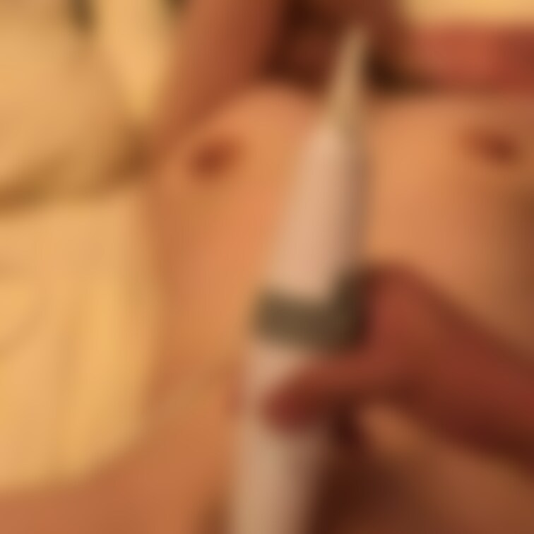 仲良し人妻さんが電マと手マンで我慢出来ずにイッちゃってます🥺❤️(3分11秒)