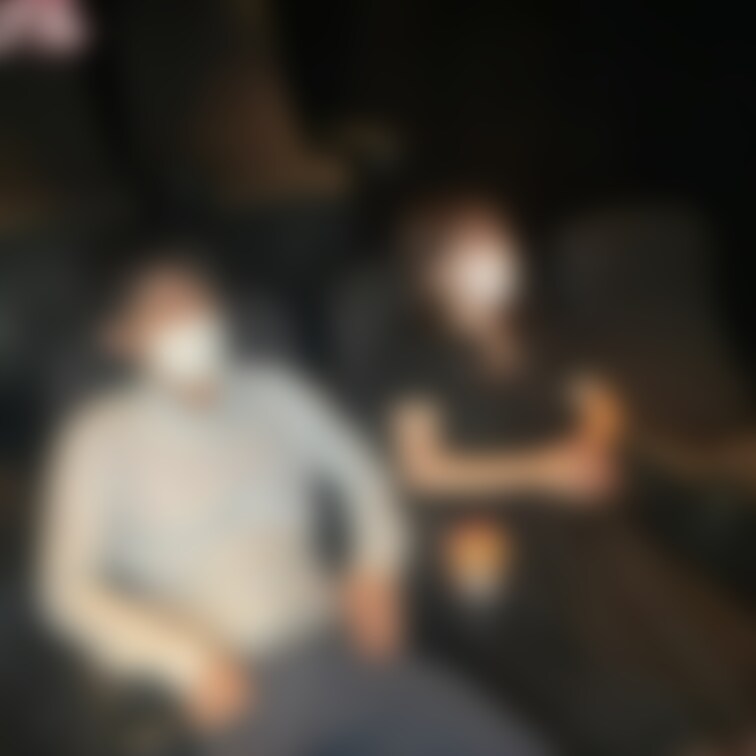 こんばんは😽れいです🥺今回は、映画館でイチャイチャしてたらエッチな気分になりそのままエッチしちゃいました😘光が逆光になり