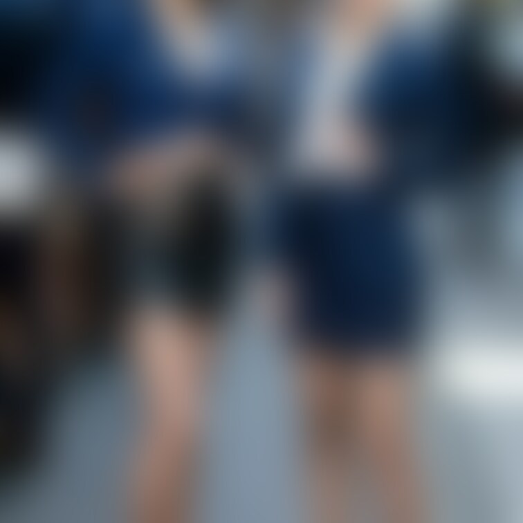 パンストOLさん5枚です。
少し脚が長すぎですかね?