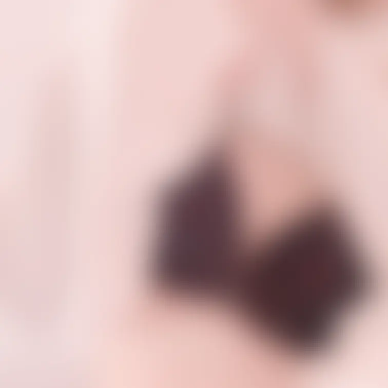 ふわふわセーターの下はセクシーな下着💕ギャップ萌え❔💓