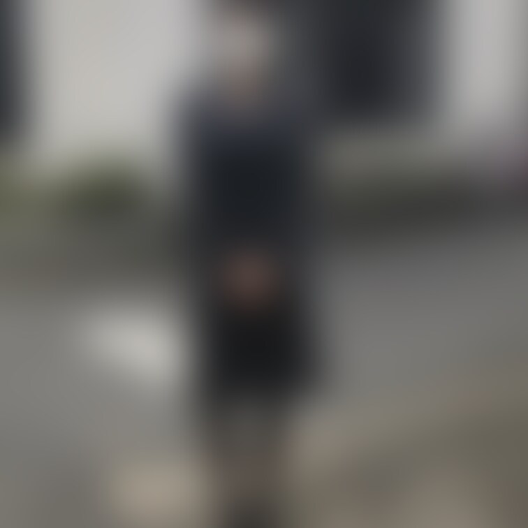 普段Hな投稿ばかりしていますが、普段の妻は真面目な仕事をしております。
2枚目は本業の方でも使っている写真なのでモザイ