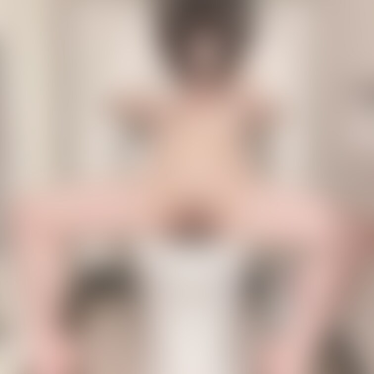 ガニ股おしっこチャレンジしてみました...!
恥ずかしすぎた〜〜🙈笑