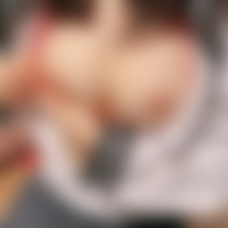 こんなおっぱい隠してます...
えっちだと思ったらいいねとコメントください...୨୧