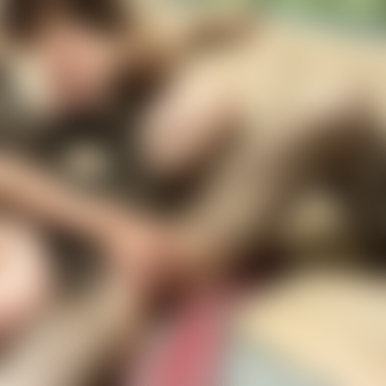ド変態全身網タイツを着させて高速手マンで感じまくりの彼女♡
恥ずかしい格好でクリ責めされておまんこぐしょ濡れになります