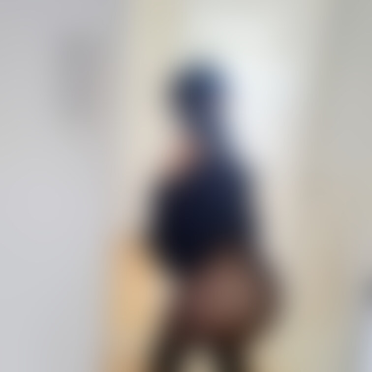 高画質の黒パンスト＋紐Tバックの自撮り写真！おしりが沢山みれます！むちむちのおしりを堪能してね！