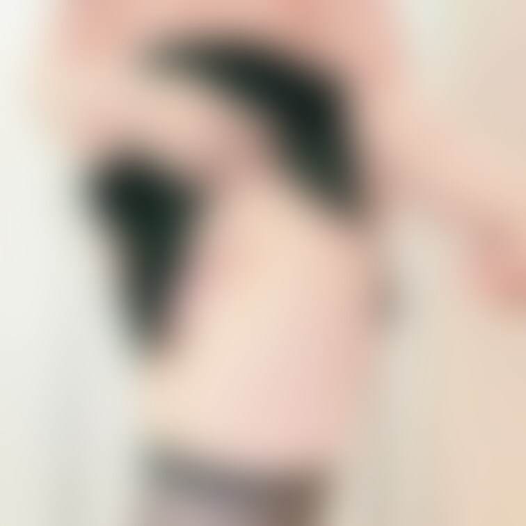 こー見えて実は紐パンなの🤭💜