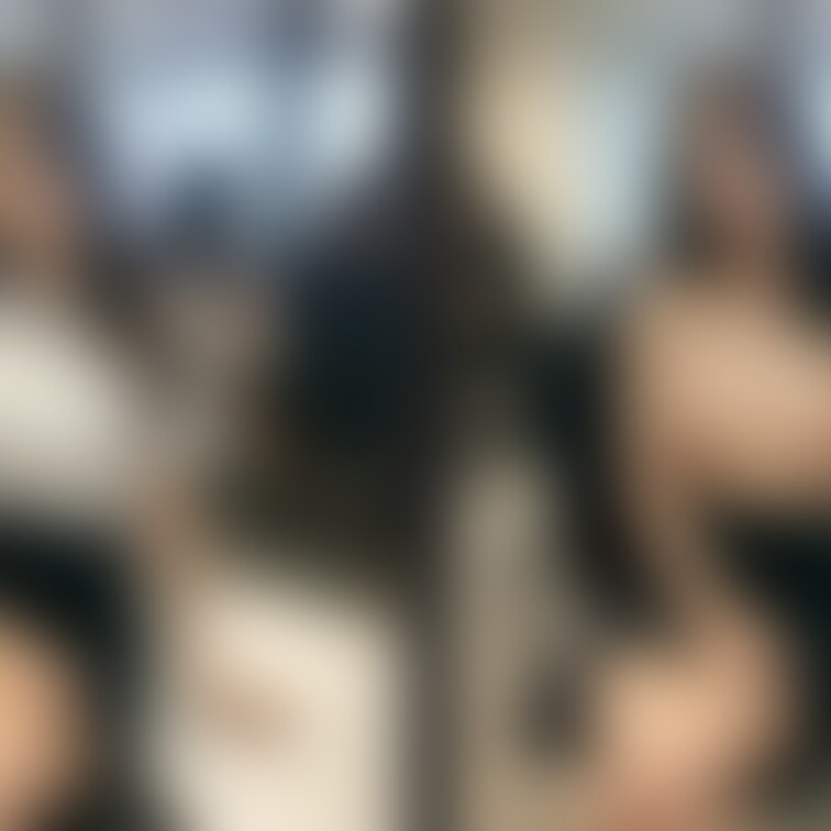 着衣と脱衣を並べた画像です。画像№483