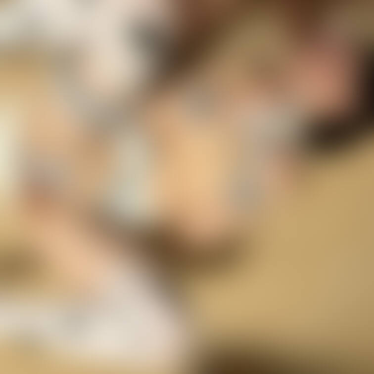 おちんぽ様を顔の前に出されると舌が勝手にでちゃいます😖🧡よだれもだらだらしちゃいます.....ごめんなさい😖