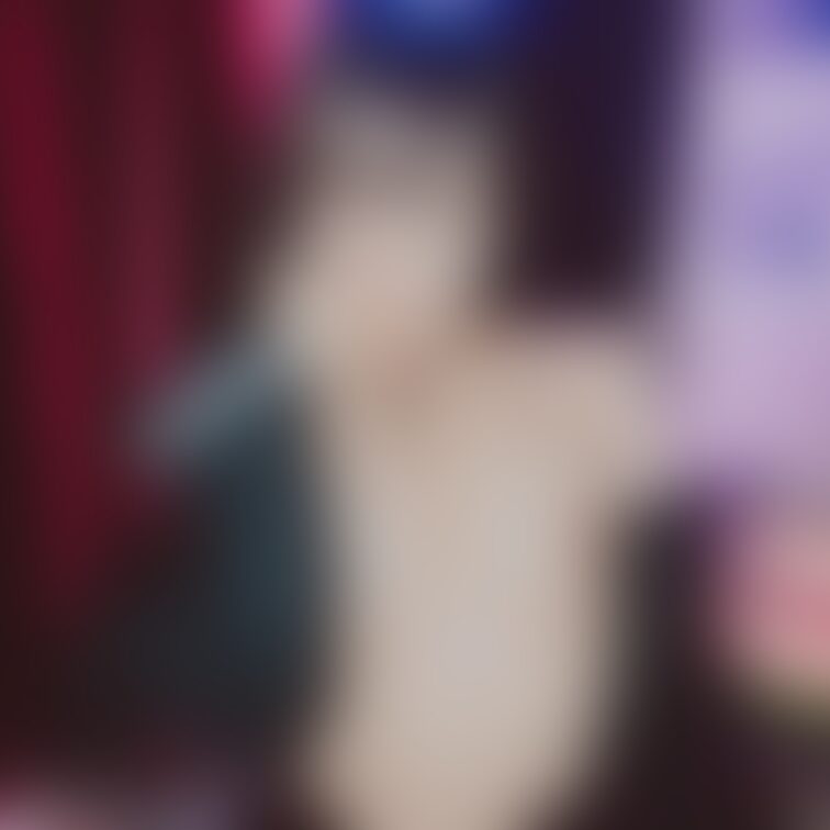 セーラー服着るだけで
なんだかあぶない感じになってしまうマジック🪄？

今日は撮影会だ〜！よろしくお願いします☘️