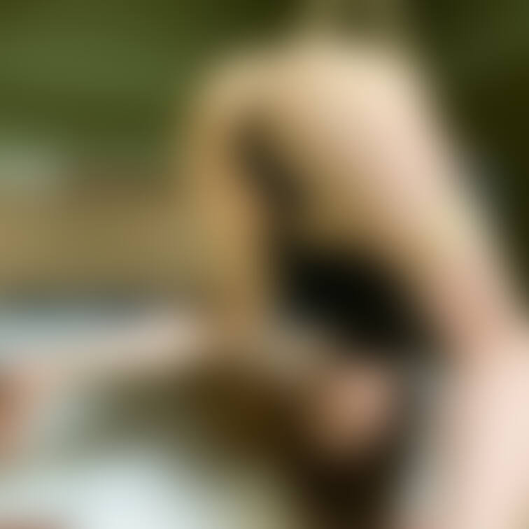 お尻これでもかと。吊る。