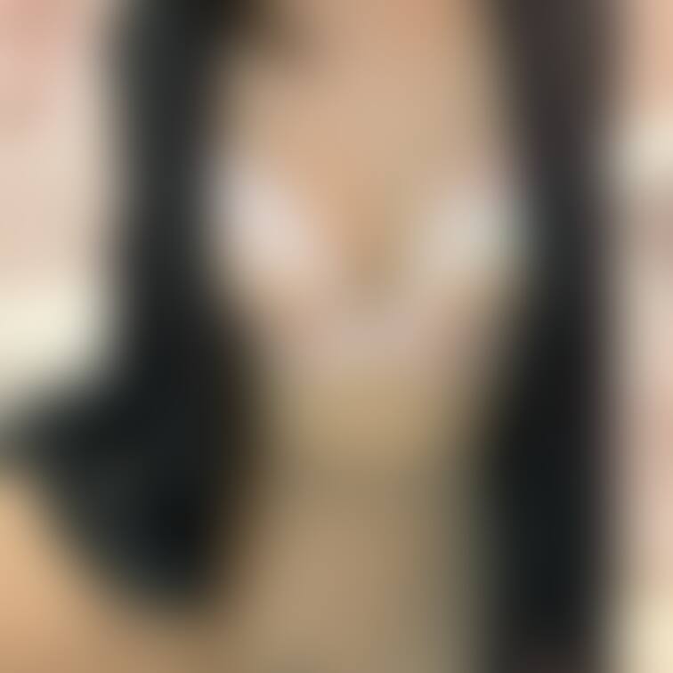スーツの下は蒸れて香ばしい雌の匂いがする会社員女さんです