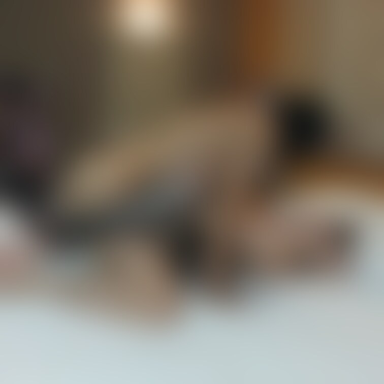 エロ仲間のTさんと遊んだ時にTさんがMで妻に責めて欲しいとの事で妻が責めてる様子をご覧下さい。