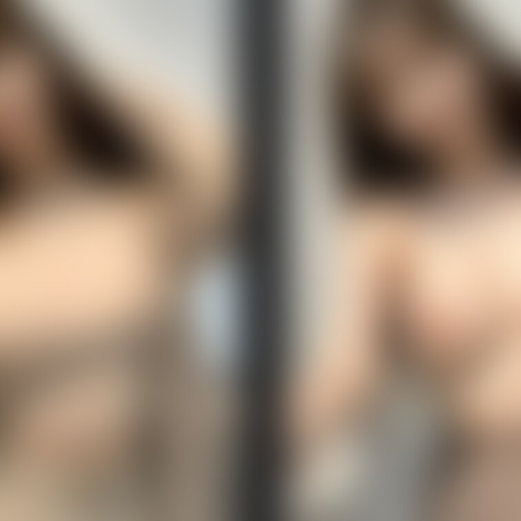 着衣と脱衣を並べた画像です。画像№220
