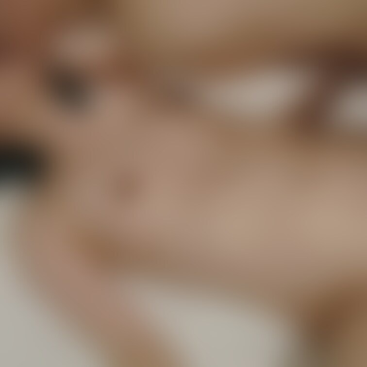 パンツ脱がされてクンニと手マン❤️キスもいっぱいしてくれて恋人エッチ❤️
本編は
https://myfans.jp