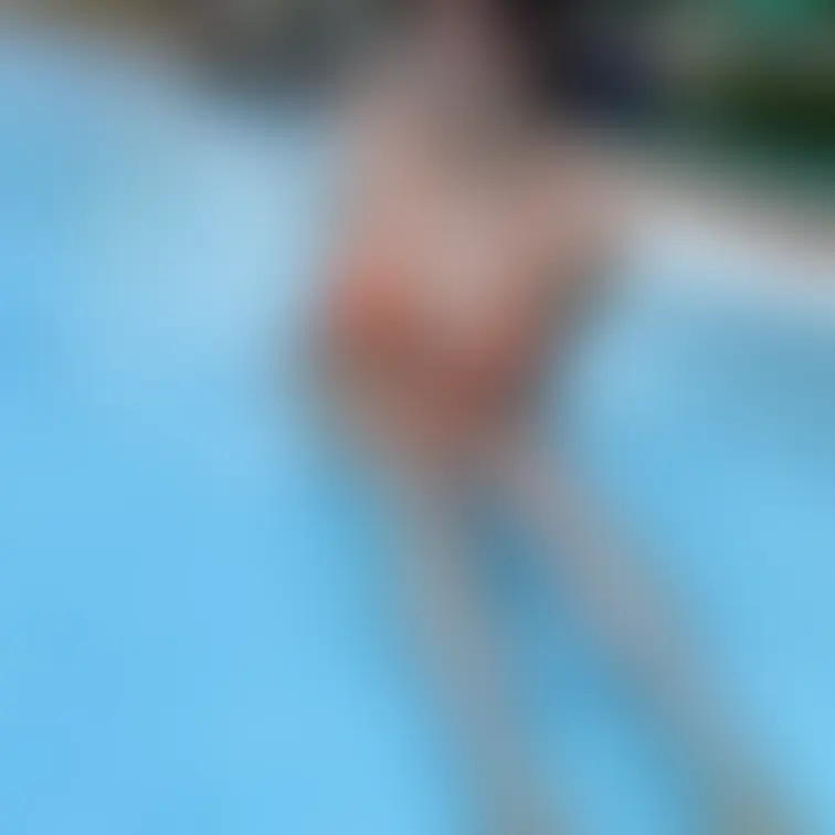 夏のために少しダイエット頑張った🧡
でもおっぱいはぱっつぱつに張りがあるのは、生まれつきなのかな…