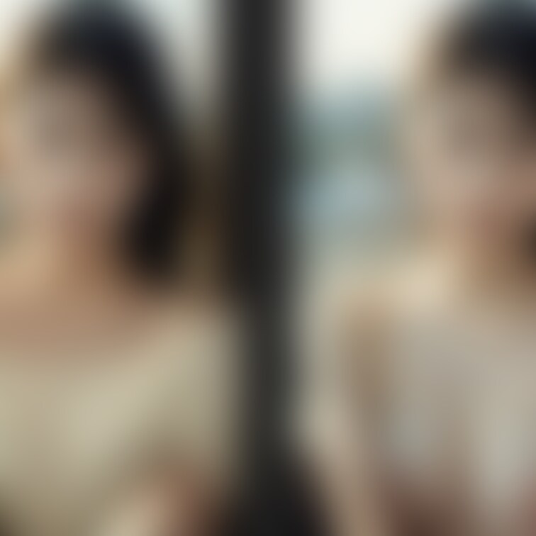 着衣と脱衣を並べた画像です。画像№928