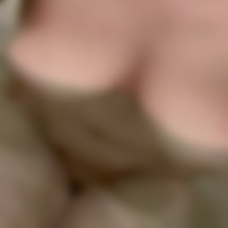 お風呂でたゆんたゆん
陥没乳首が少し出てます、レアです。