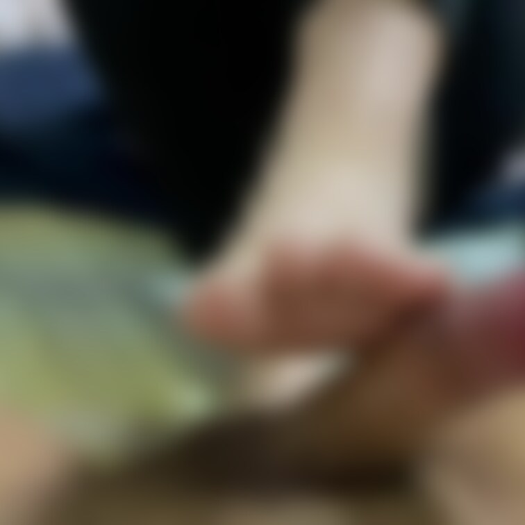 背面足コキしてもらいました！
どぴゅどぴゅです！