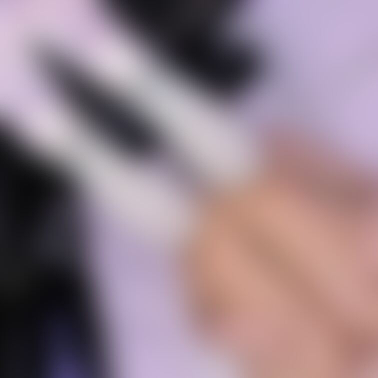 【肉便器妻応援プラン】白ハイソでハメ撮り
そして例パンツのバックスタイル！！
自ら足を持ち上げ見せつける肉便器妻
