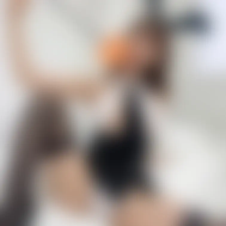 【無料特別公開】乳首&お尻見せはじめまして🎃期間限定！
いつもの感謝の気持ちを込めて
乳首チラ見せの写真も数枚アップ