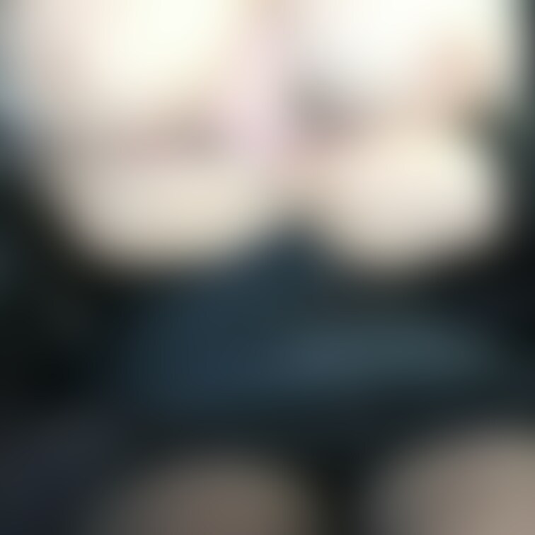 薄手のキラキラしたニットを購入
これに合うのはカップレスブラ
早速、その組合せで
ドライブデート

車内でニッ
