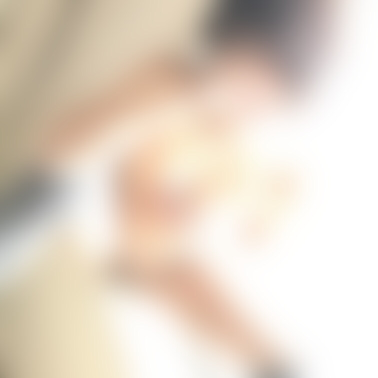 おっぱい、、隠すとぉ、、、
アソコ、、見えちゃぅ。。