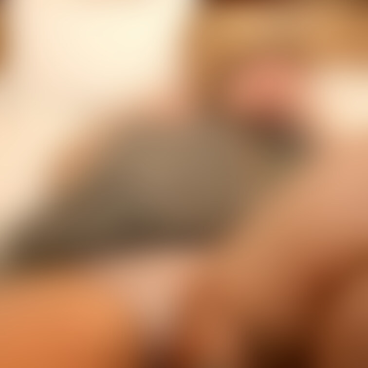 今回は下着を着ているところも撮れました!
着ていた下着もパクっておきました!
欲しい方いらっしゃいましたら連絡くださ