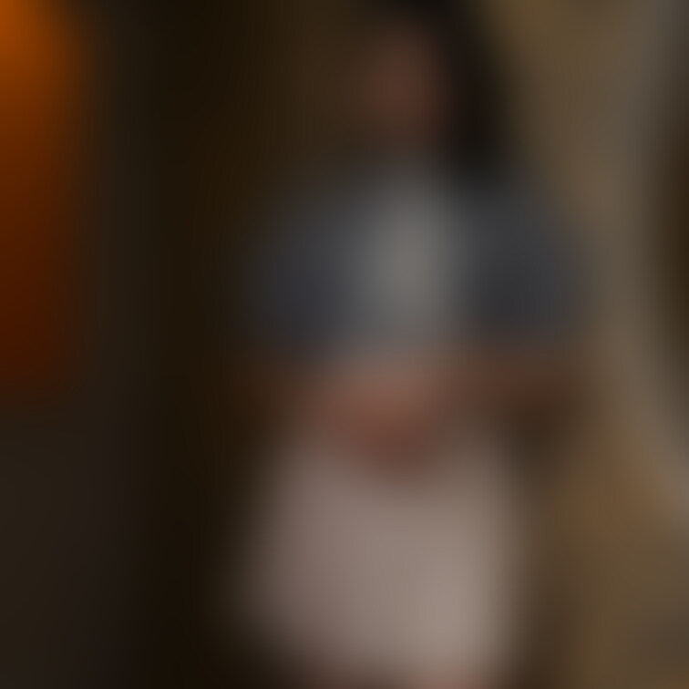 平日の夜に1人で飲みに来ていた人妻さん。

旦那さんが出張続きで家にいないこと多く、欲求不満だったようです。


