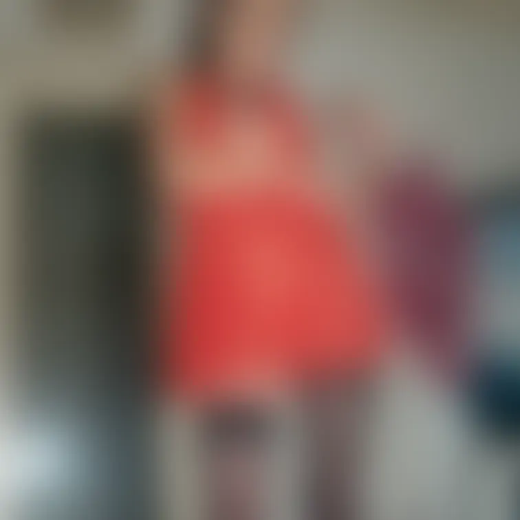 セフレに呼び出され、真っ赤なベビードールで、ビンビンチンポを奉仕しながら、自分でオマンコに指を３本入れてかき回して挑発し