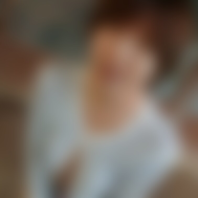 
妻です。
顔バレ防止の為、修正してあります。