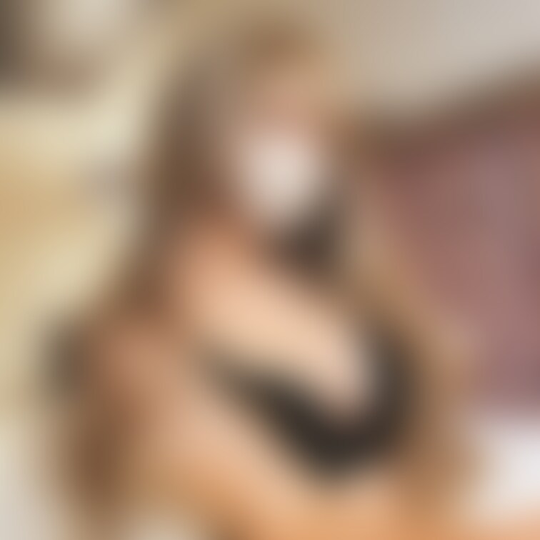 ✨超ギャル✨
髪長いのもたまには良いなって思ったりした🤔
ショート派とロング派どっちが多いんだろ