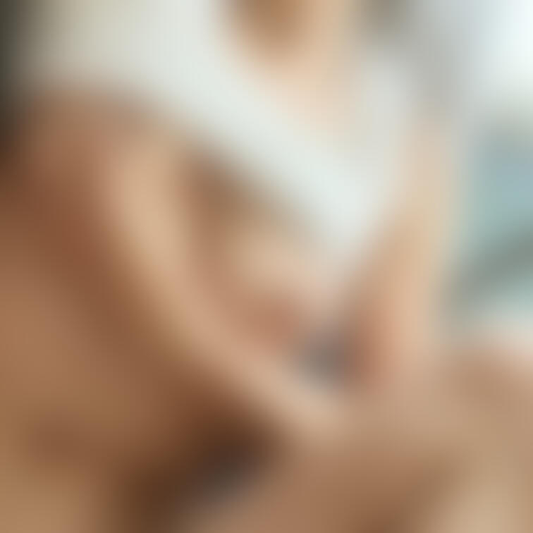 日焼けしちゃって、
おっぱいとおしり🍑だけが真っ白です(/ω\)
それでも興奮してくれるかなー?♡
日焼けして