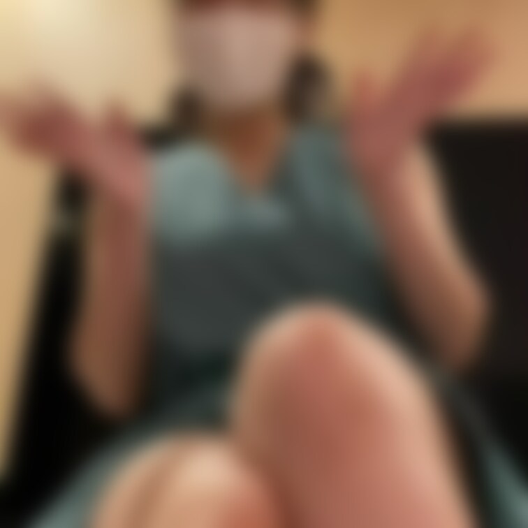 足裏ラスト。
リクエストありがとう😊
汚れた靴下ドアップで下半身を勃起させるよ！