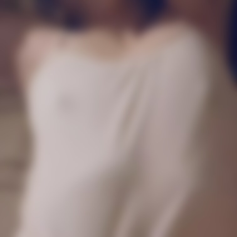 嫁さんのおっぱい揉みながら、、
エロいママ大胆ですね🫣