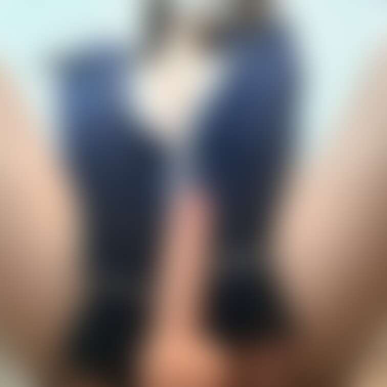主人の留守中にムラムラしてきちゃった...