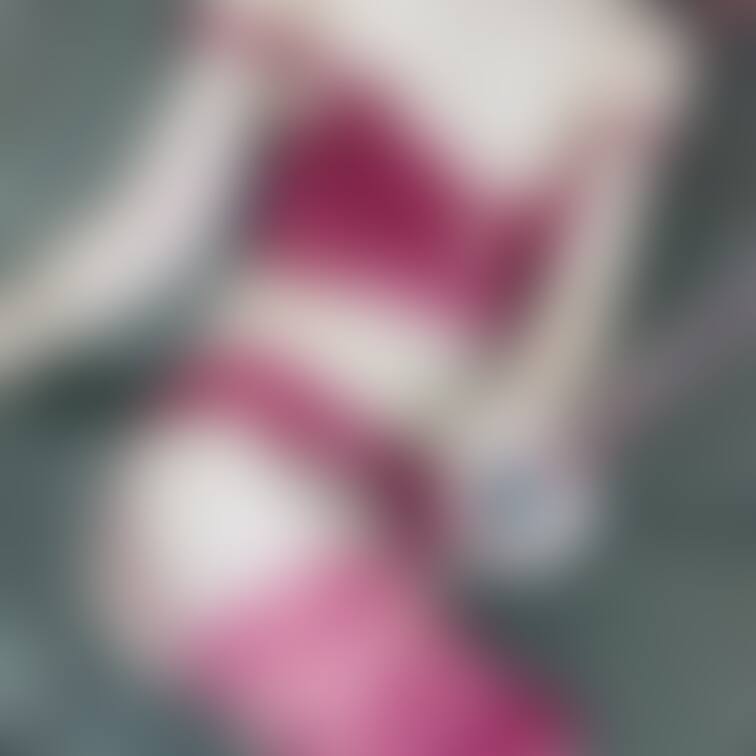 美玖で抜いてくれる？💕

今日はてぃくび出現率高いかも…///
1週間がんばったみんなに美玖のえちえちショットだよ