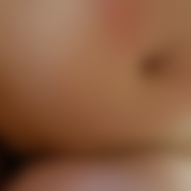 予告画像です。グラビアの練習です。弥生を全裸四つん這いにしたままで、体の下に入り込んで接写。面白い映像が撮れました。近日