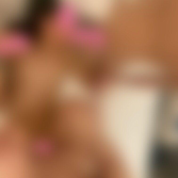 ＜本日の１枚＞
日中は普通の人妻なんですが…
