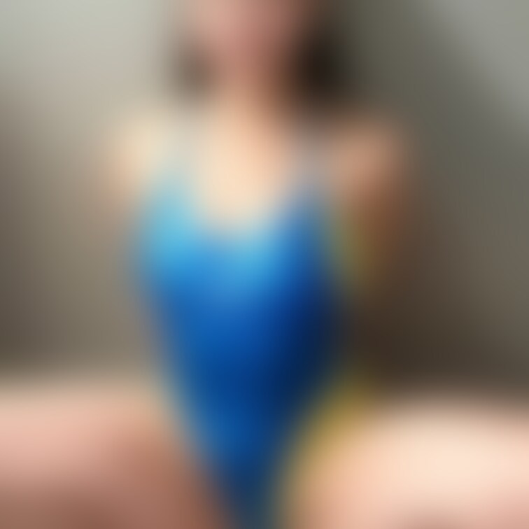 可愛らしい水泳女子