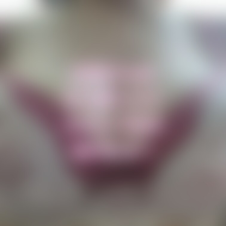 No.018
ワインレッドと白のデザインが可愛くて買ったの♡

安かったし、着けて見たらおっぱいが凄く大きく見える