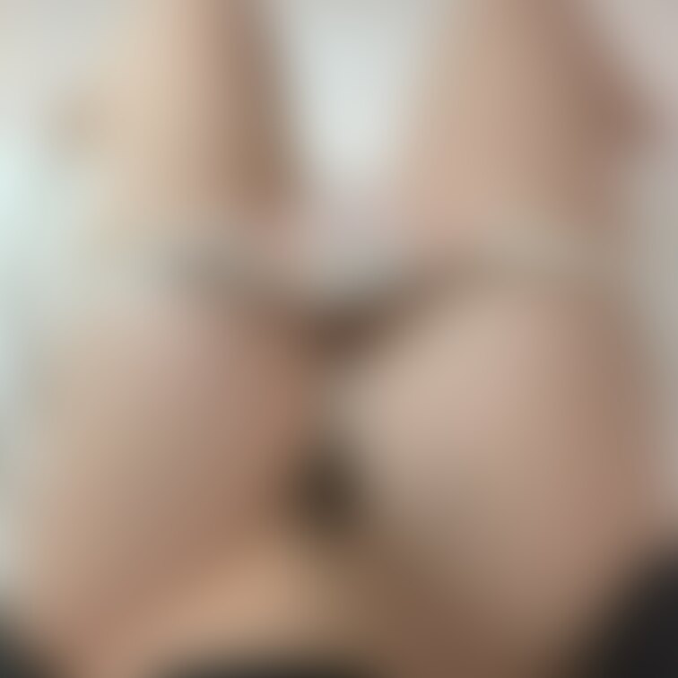 リクエストを頂いたので撮ってみました！
この日は１日中仕事だったので蒸れ蒸れパンスト＆下着です…