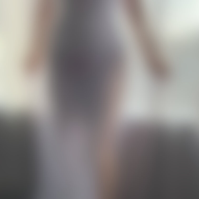 今日はいい肉の日♡meaty bodyの日♡ 
スケスケワンピの下はマイクロビキニ👙♡
 濡れたらどうなるかな？