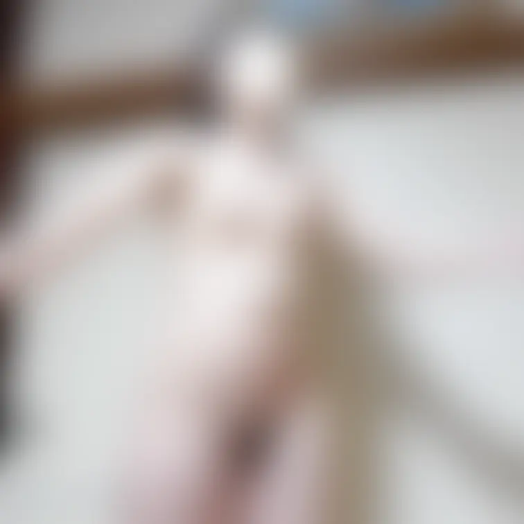 弥生の全裸パーティー兼公開撮影での一コマ。全裸で体を可能な限り隠しながらラジオ体操してもらいました。もちろん一般参加者の