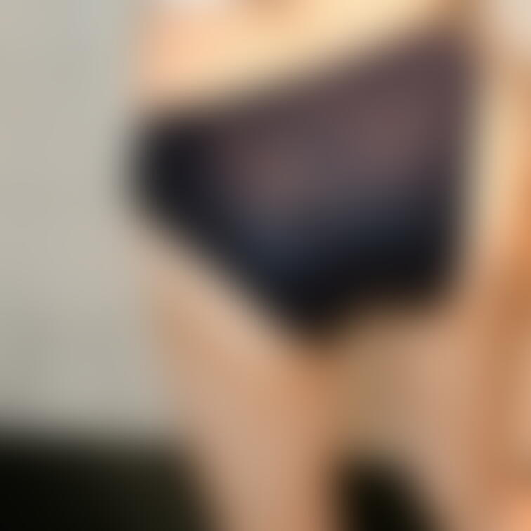 学校のプールおもいだしちゃった...えも